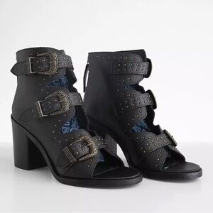 Dingo Ziggy Leather Heeled Sandal Size 8M *Brand New*